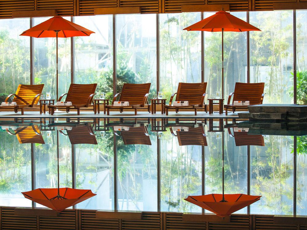 Renaissance Wuhan Hotel Exterior photo