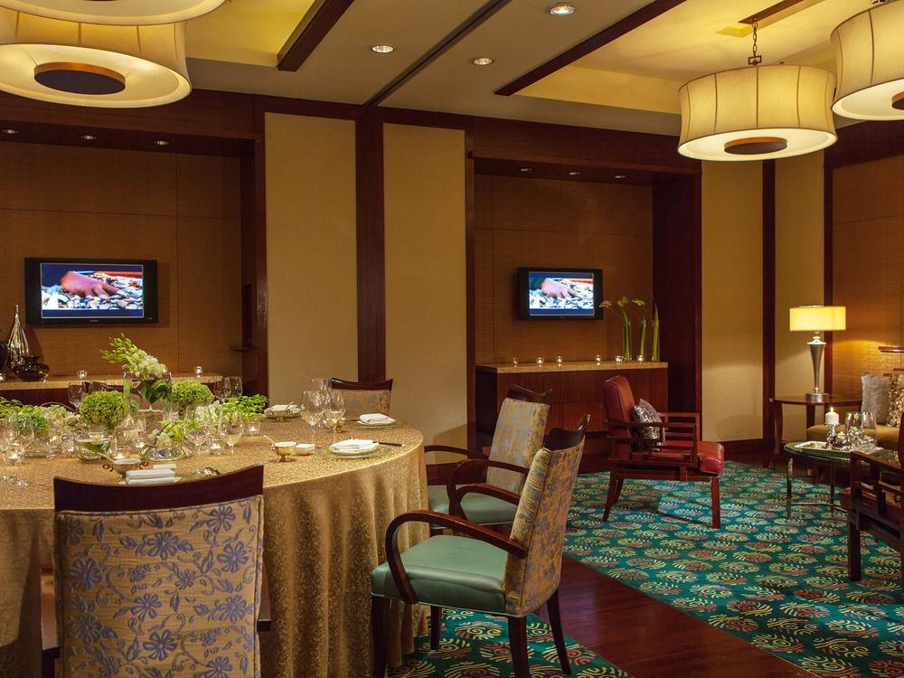 Renaissance Wuhan Hotel Exterior photo