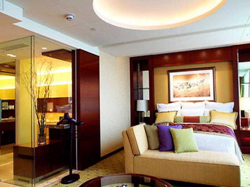 Renaissance Wuhan Hotel Exterior photo
