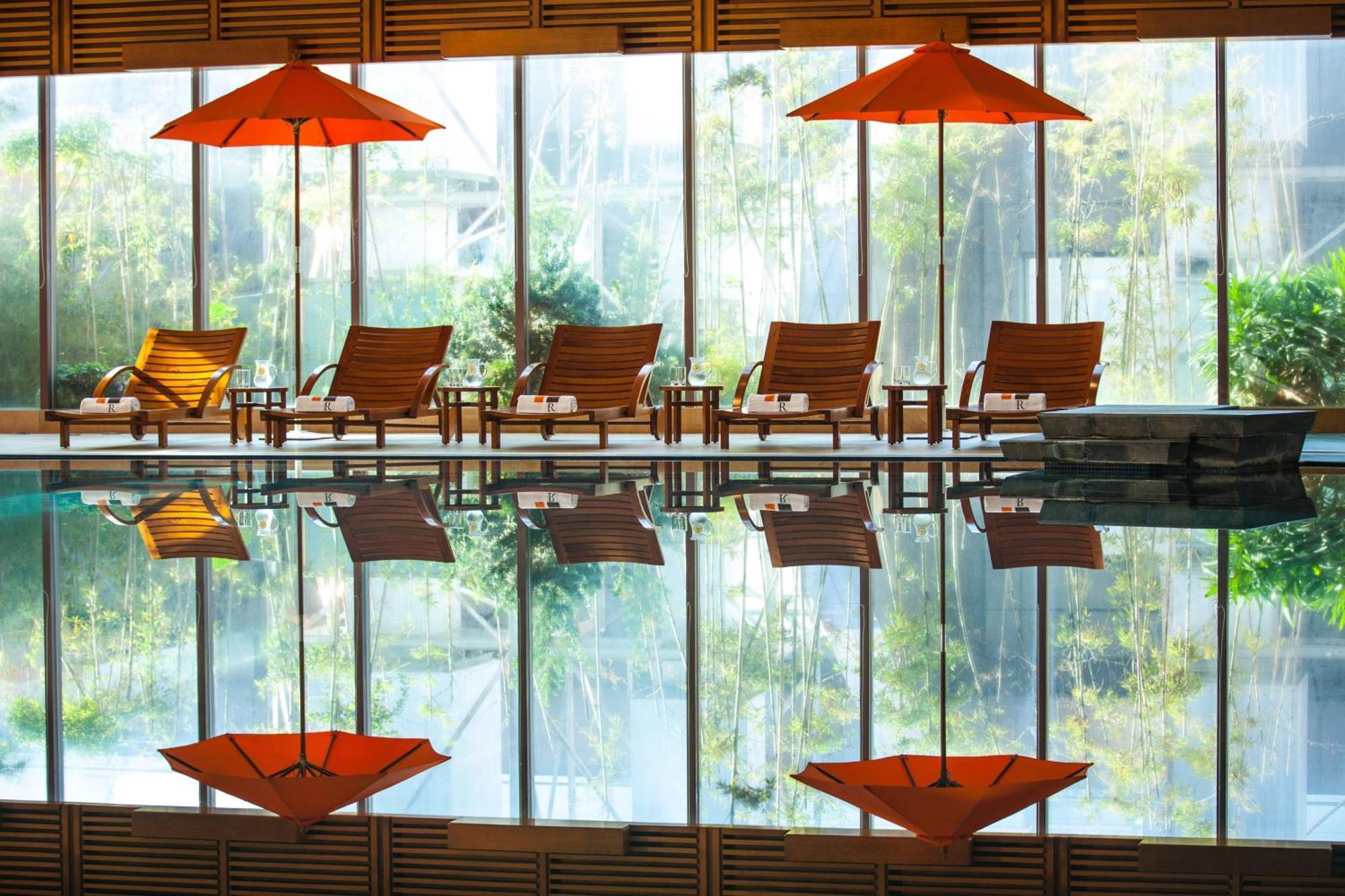 Renaissance Wuhan Hotel Exterior photo