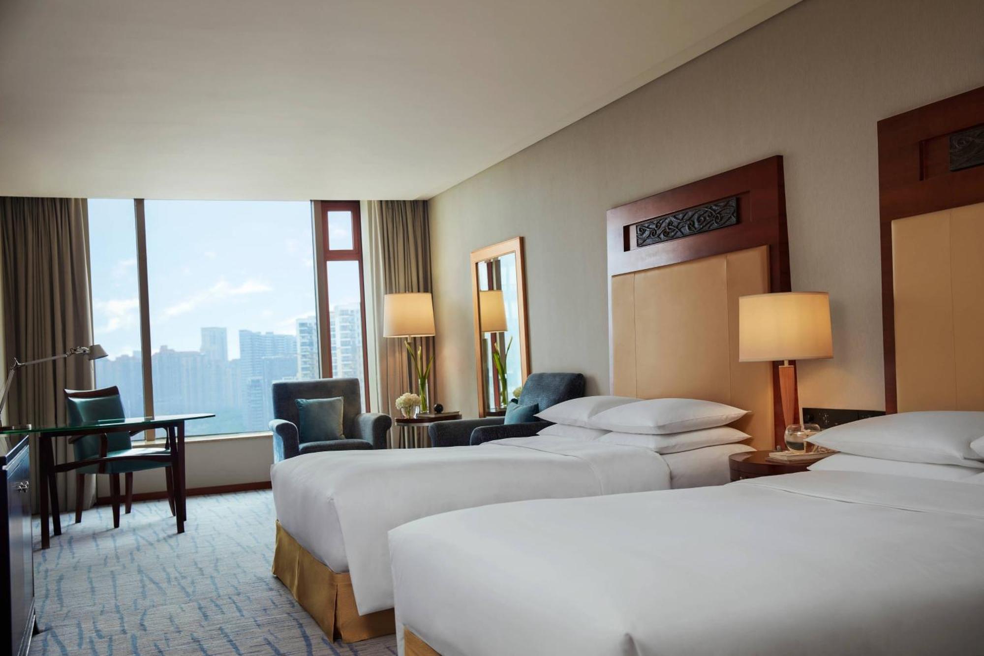 Renaissance Wuhan Hotel Exterior photo