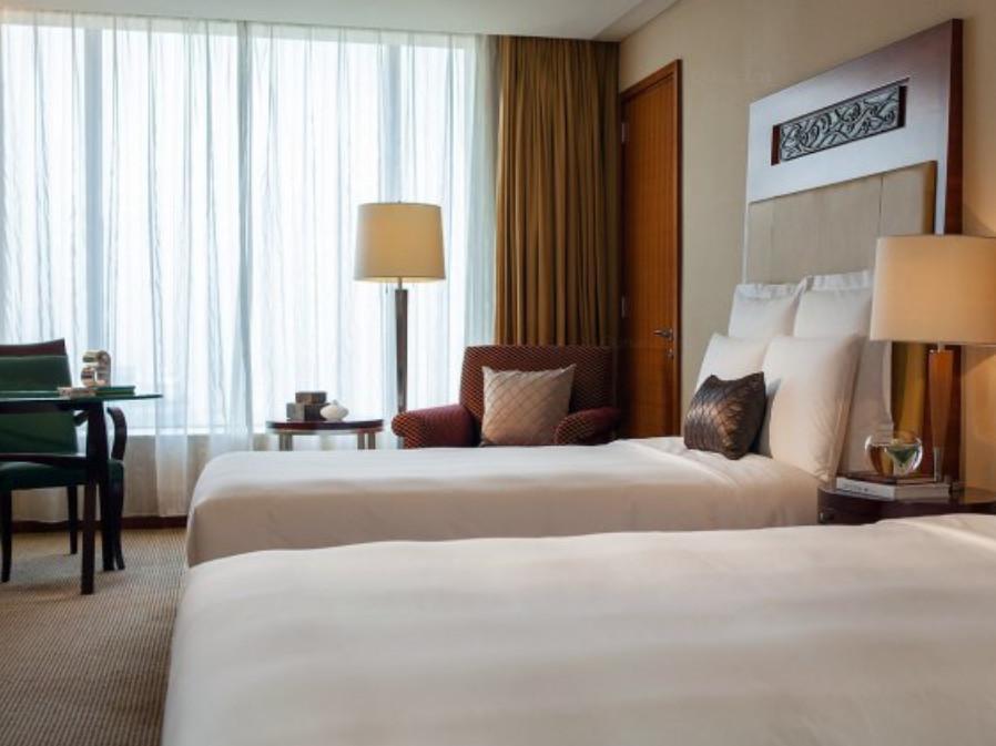Renaissance Wuhan Hotel Exterior photo
