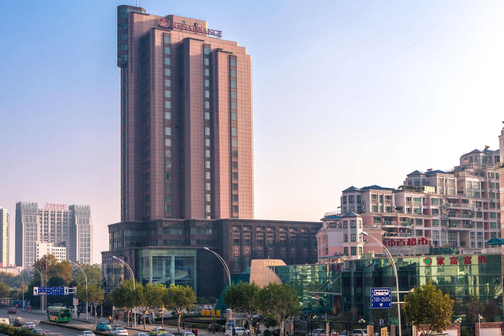 Renaissance Wuhan Hotel Exterior photo